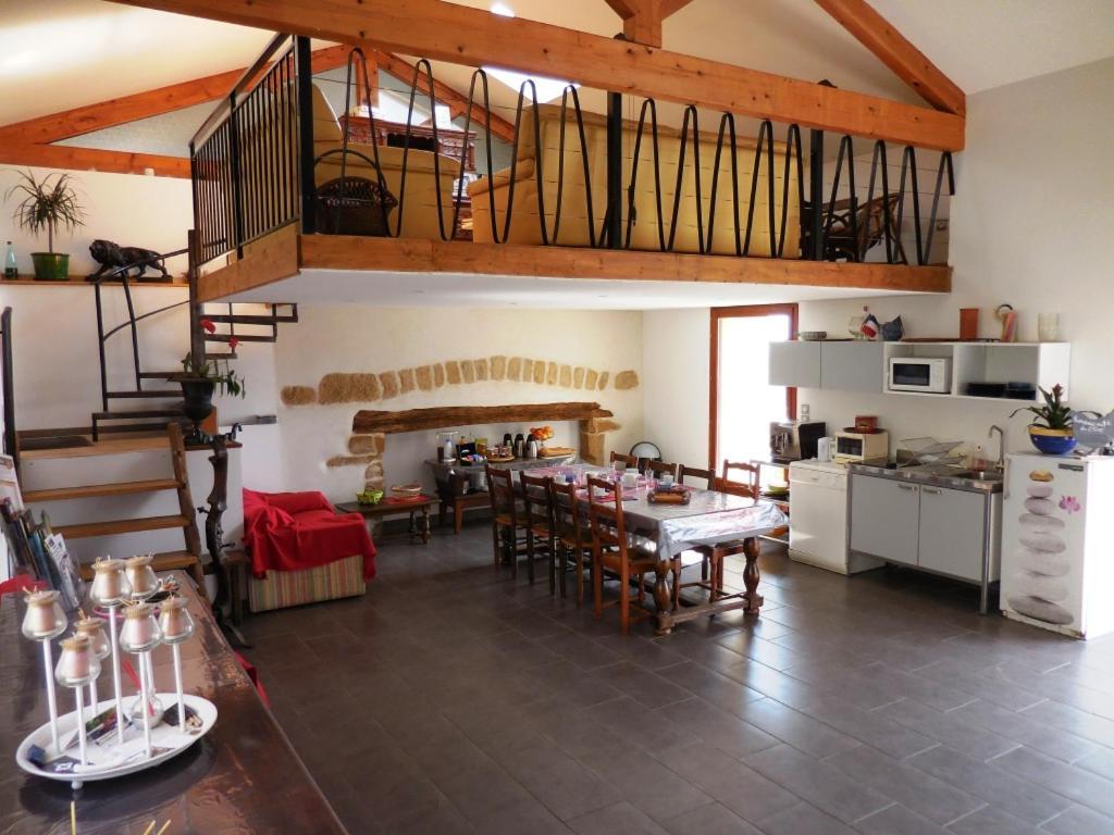 Maison D'Hotes Des 2 Chenes Bessenay 외부 사진