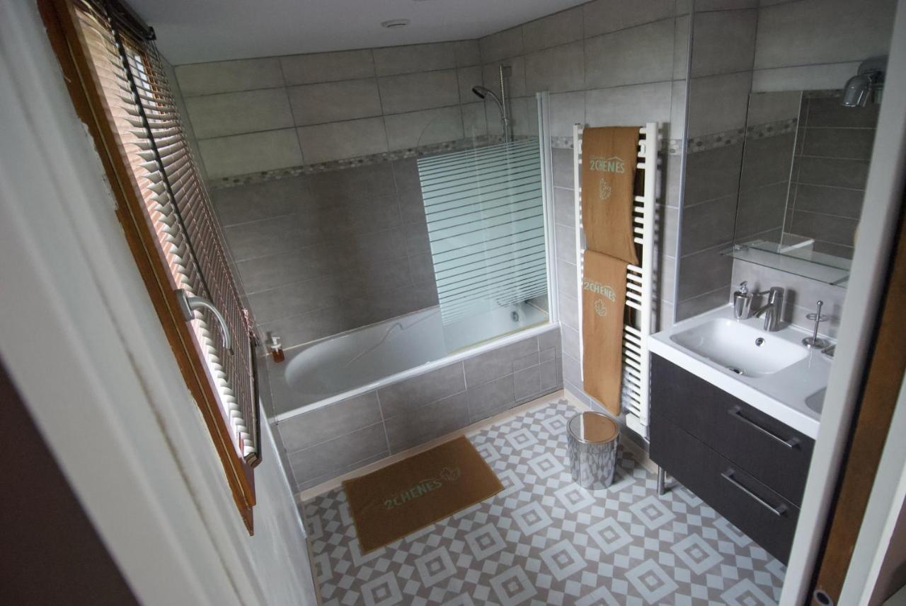 Maison D'Hotes Des 2 Chenes Bessenay 외부 사진