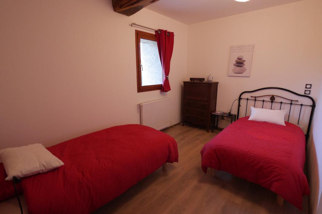 Maison D'Hotes Des 2 Chenes Bessenay 외부 사진